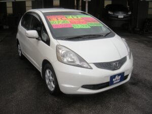 2009 HONDA FIT (Pearl White) <br>Mileage: 42,951 mi.