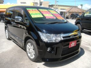 2011 MITSUBISHI  Delica D-5 (Black) <br>Mileage: 89,558 mi.