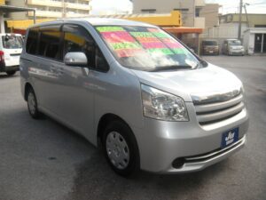 2009 TOYOTA  NOAH (Silver) <br>Mileage: 97,975mi.
